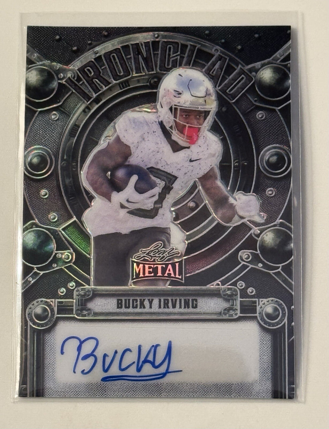 4/10 Bucky Irving RC* Auto 2024 Leaf Metal IRONCLAD Oregon Ducks/TB Bucs #IC-B11