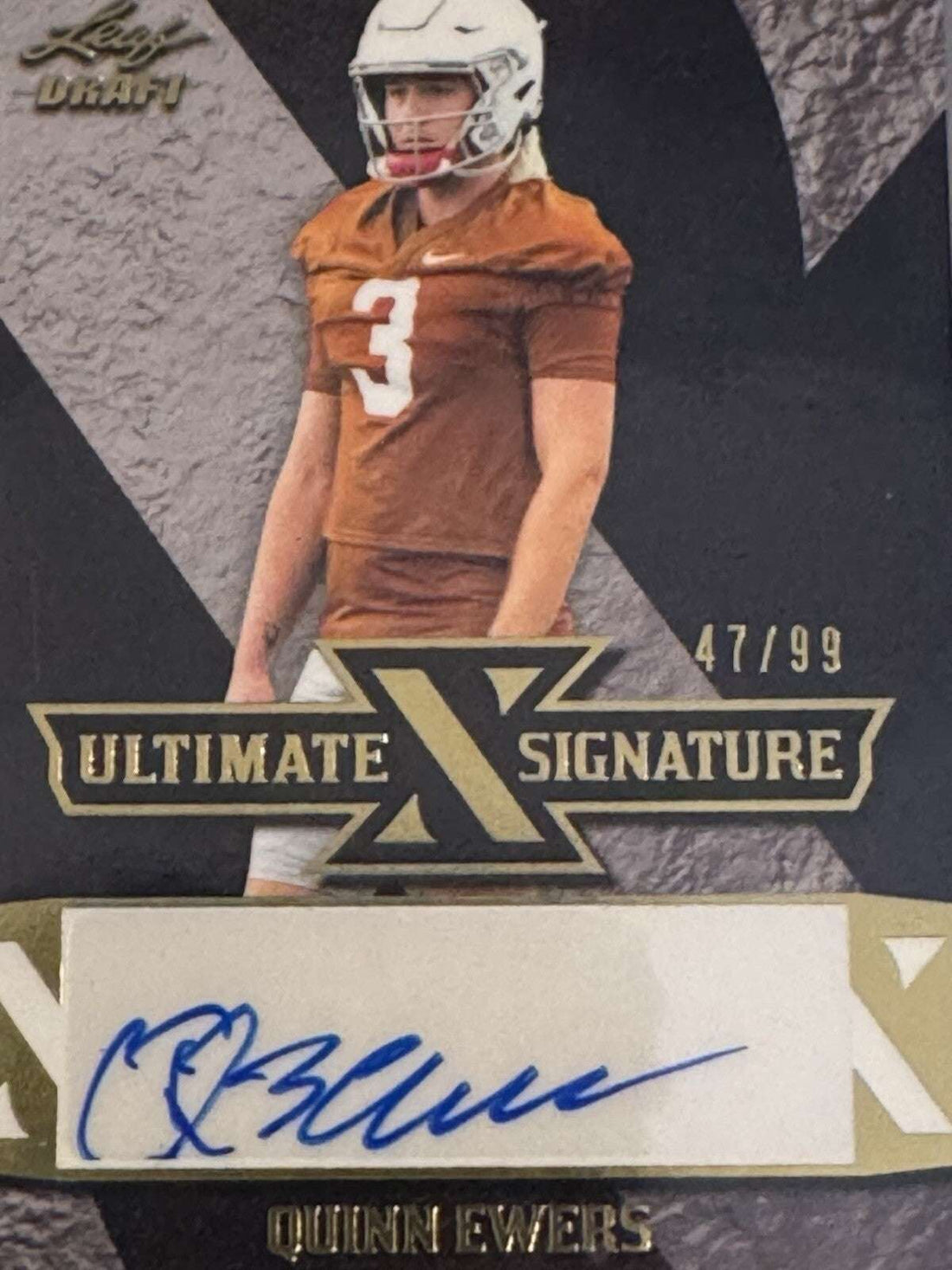 47/99 Quinn Ewers RC Auto 2022 Leaf Ultimate Sign Texas Longhorns football trading card with autograph