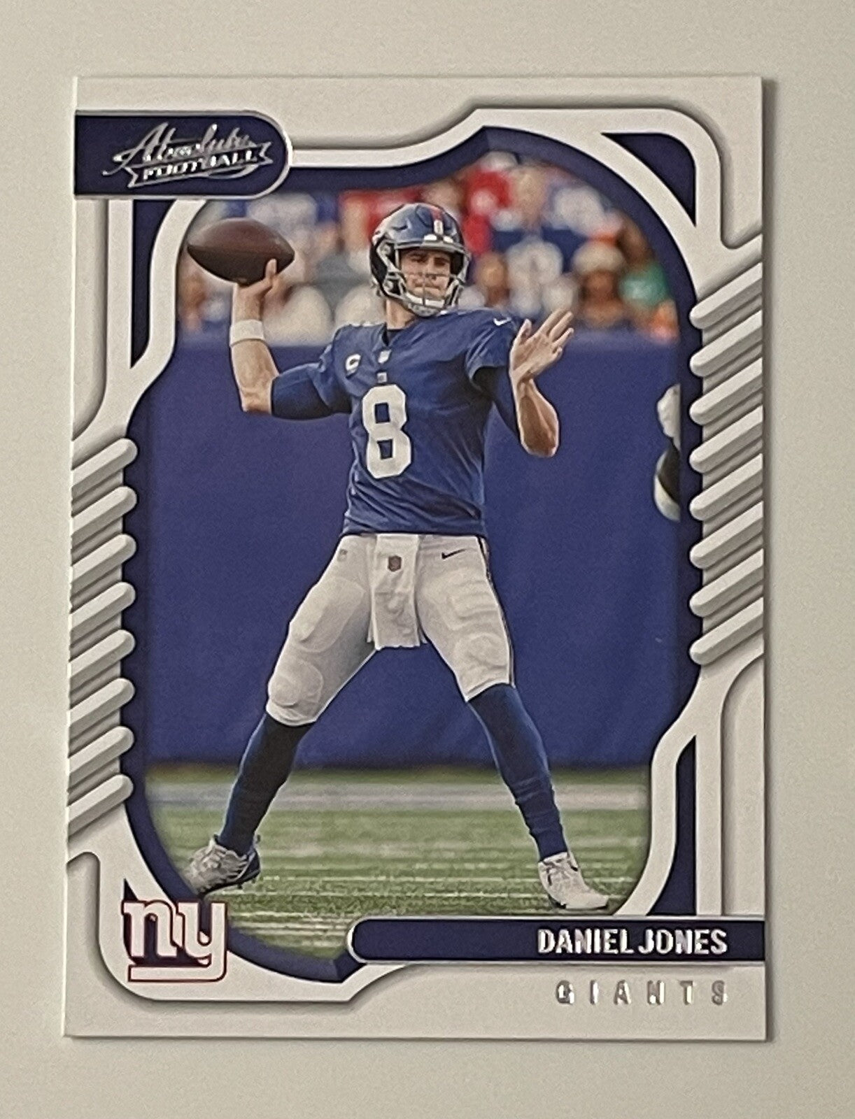 2022 Absolute #47 DANIEL JONES New York Giants QB HOT - MINT!