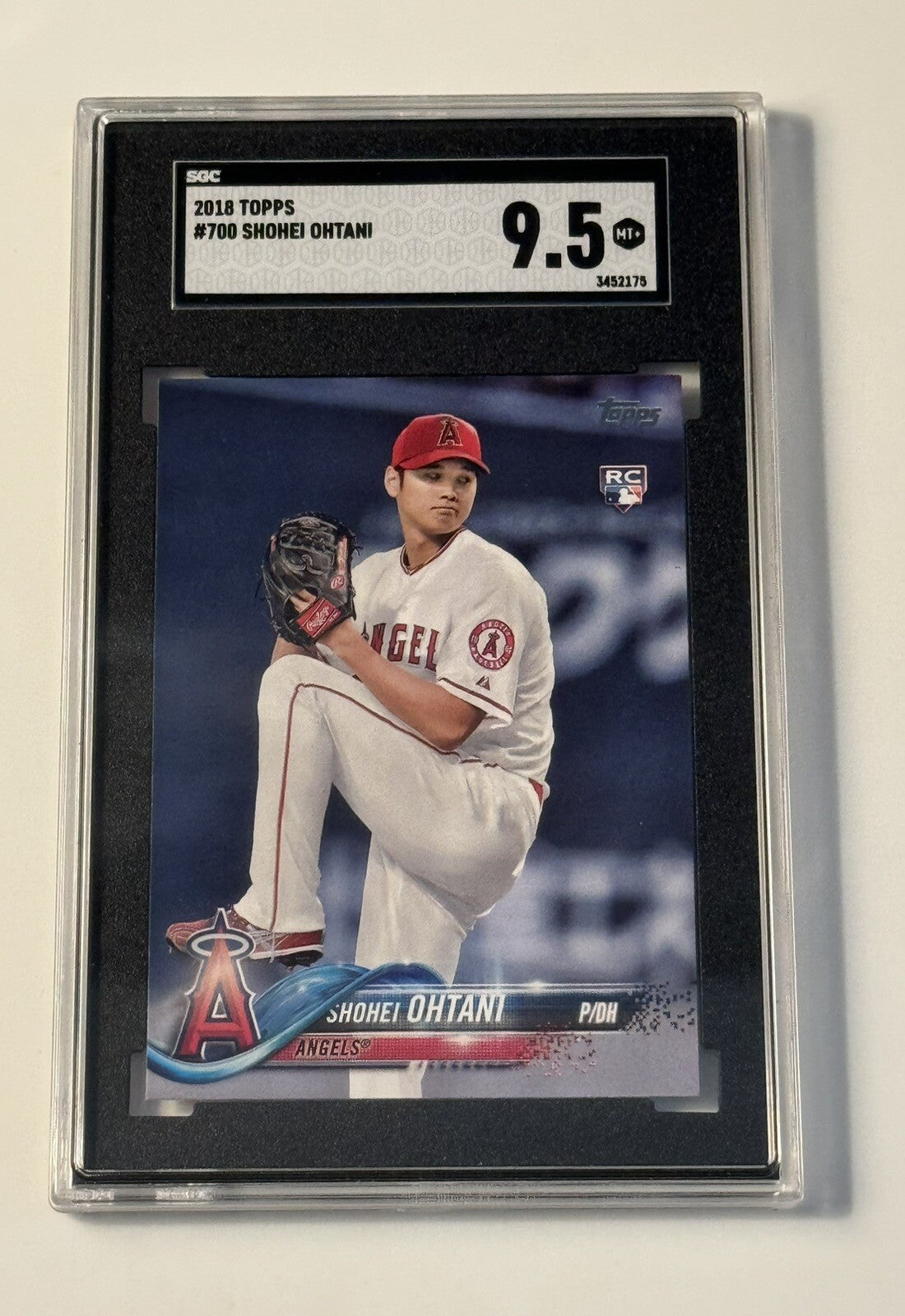 SGC 9.5 Shohei Ohtani RC* 2018 TOPPS PITCHING Rookie Card #700 - MLB LA DODGERS*