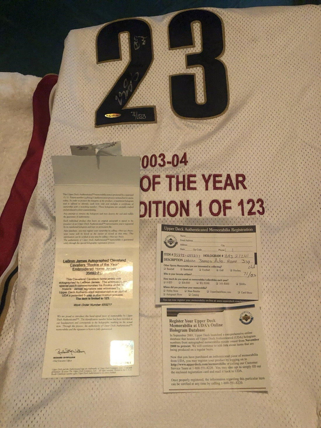 71/123 LEBRON JAMES “ROOKIe Of The YEAR” AUTO JERSEY! Comes W/ UDA COA BOX DOCS!