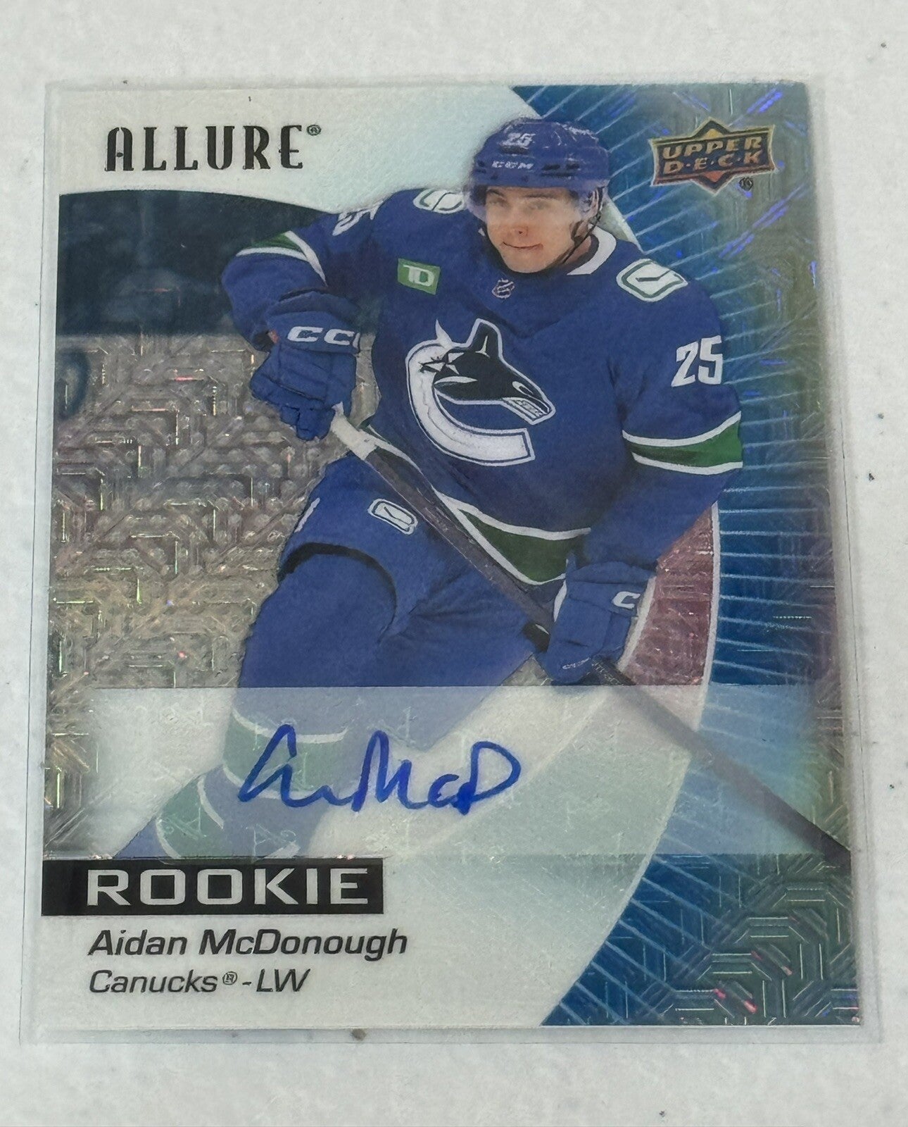9/35! Aidan McDonough RC AUTO NHL 2023-24 UD ALLURE Red Rainbow Canucks Card 125