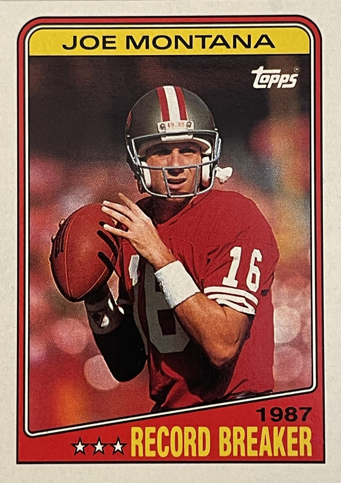 1988 Topps - Joe Montana* Card #4 - NFL San Francisco 49'ers -Record Breaker HOF