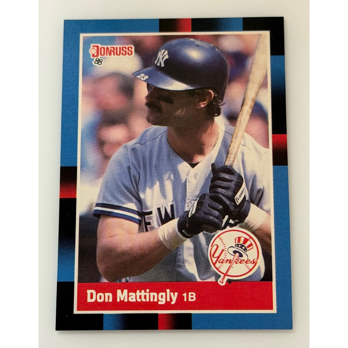 1988 Donruss Don Mattingly #217 New York Yankees baseball card, front