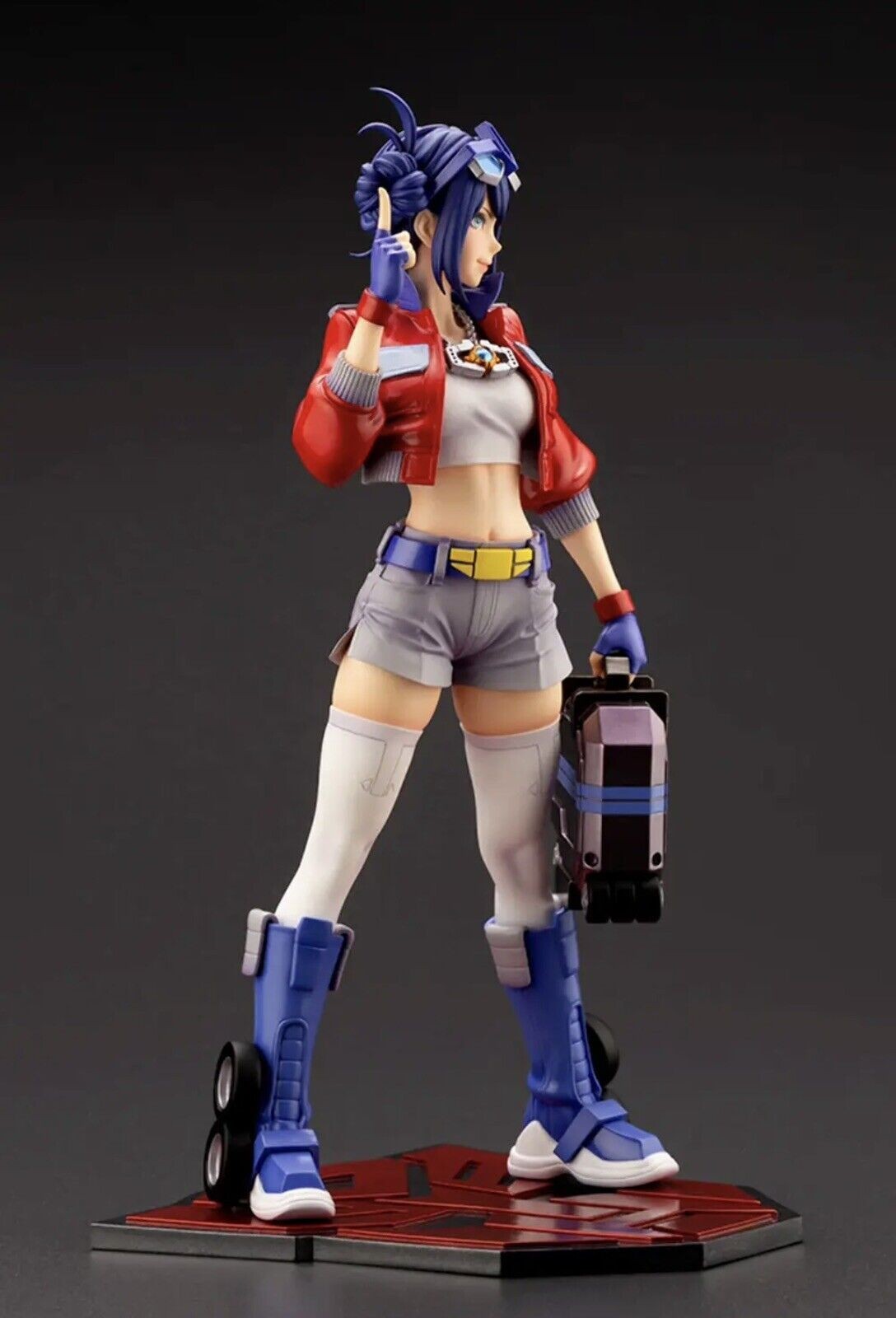 Kotobukiya Bishoujo Transformers Optimus Prime statue image 4