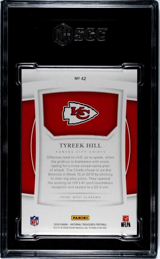 2019 Panini National Treasures Tyreek Hill Gold 28/35 NFL Chiefs trading card SGC 10 Graded