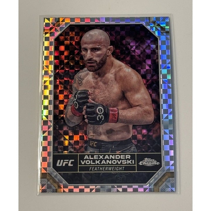 2024 Topps Chrome UFC Chrome Alexander Volkanovski - Refractor Featherweight #7*