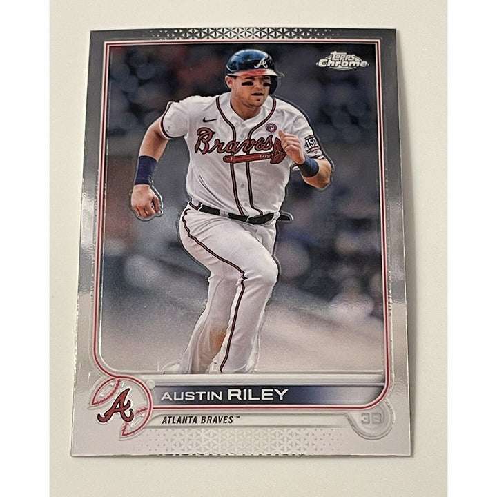 Austin Riley 2022 Topps Chrome MLB Atlanta Braves baseball card green refractor serial numbered