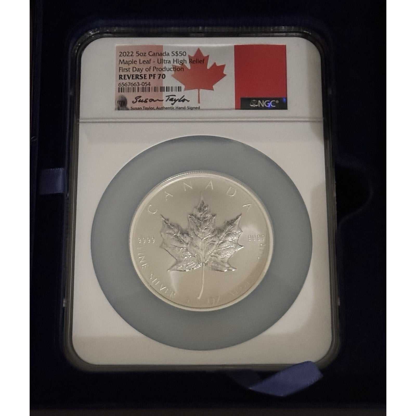 Rare 2022 Ultra High Relief 32 oz Silver Maple Leaf coin certified PF70 Ultra Cameo in display case